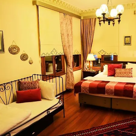 Bed & Breakfast Ottoman By Sera House